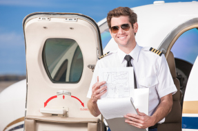 Le travail du Pilote de ligne The airline pilot's job El trabajo del piloto de aerolínea