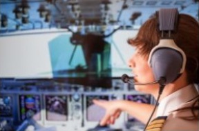 Quelles études pour devenir pilote de ligne ? What studies to become an airline pilot Que estudia para convertirse en piloto de aerolínea